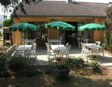Grill Du Coudray Montceaux 2* ル・クードレイ・モンソー