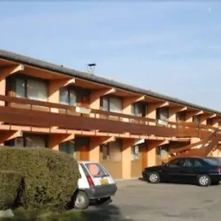 Grill Du Coudray Montceaux ホテル